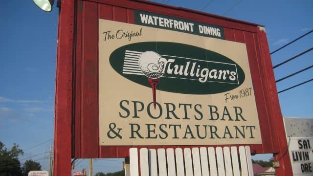 Mulligans SPorts Bar