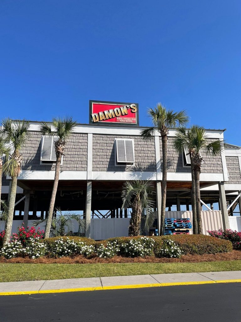 Damon’s Grill