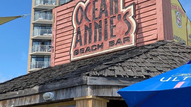 Ocean Annies Beach Bar