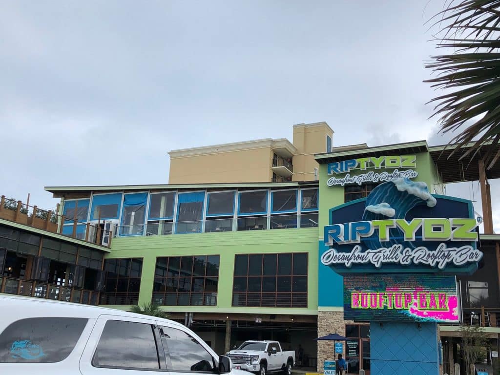 RipTydz Oceanfront Grille & Rooftop Bar