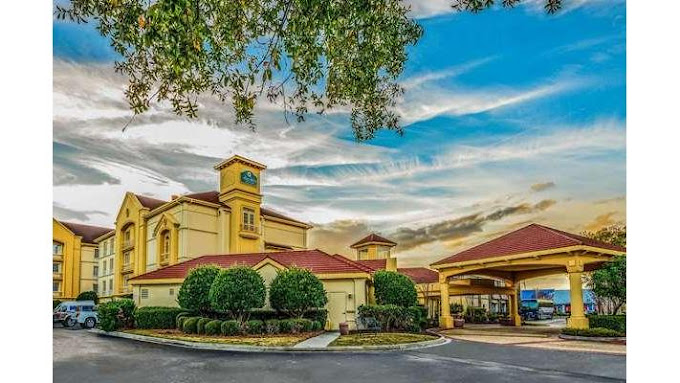 La Quinta Inn & Suites by Wyndham Myrtle Beach Broadway Area