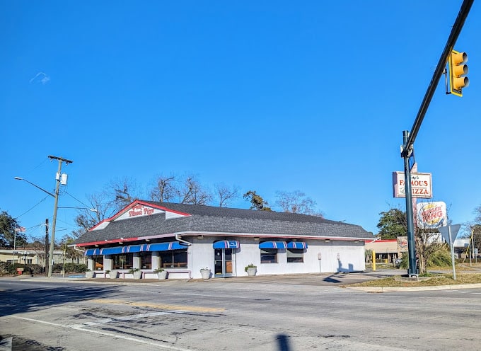 Tony’s Famous Pizza