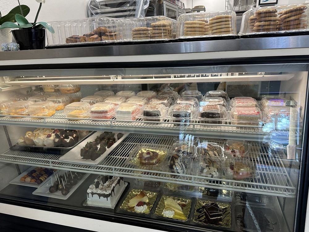 Reina’s Bakery