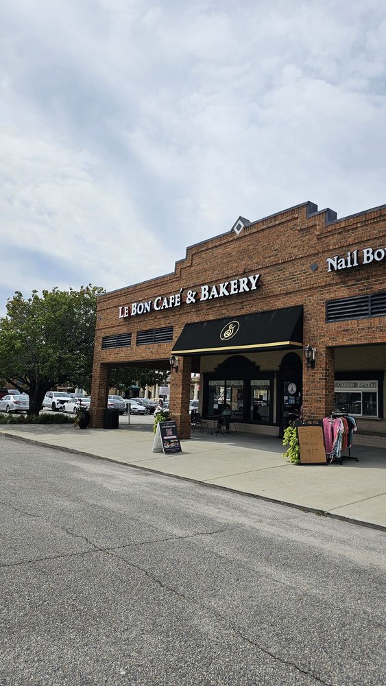 Le Bon Café & Bakery